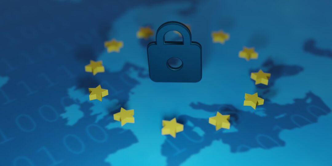 Auf einer Europakarte steht ein Schloss, umringt von den 12 goldenen Europasternen.